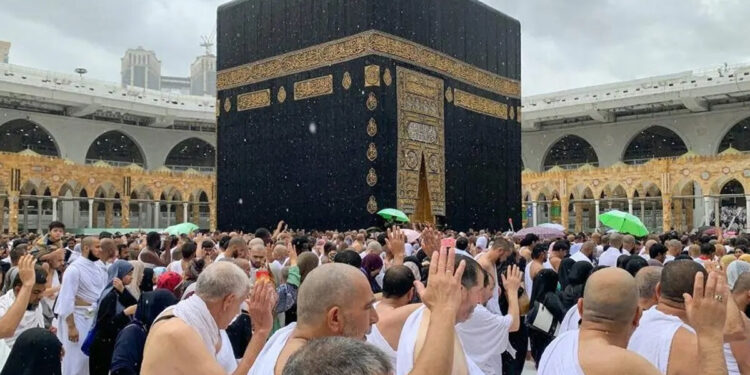 العمرة في رمضان .. السعودية تؤكد على ضرورة تلقي لقاح الحمى الشوكية
