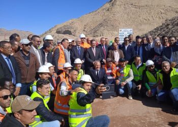 وزير التجهيز والماء يتفقد أشغال مشروع بناء سد التامري