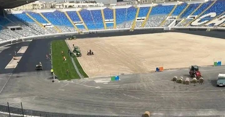 الشروع في تكسية دونور الدارالبيضاء بالعشب لإستقبال مبارتي المغرب ضد النيجر وتنزانيا