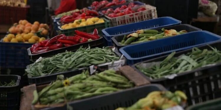 عمليات تفتيش مفاجئة لكشف تخزين غير قانوني للمواد الغذائية