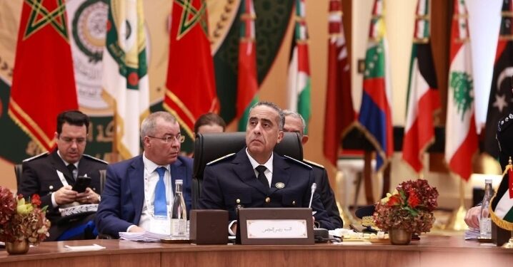 توشيح عبد اللطيف حموشي بوسام الأمير نايف للأمن العربي من الدرجة الأولى.