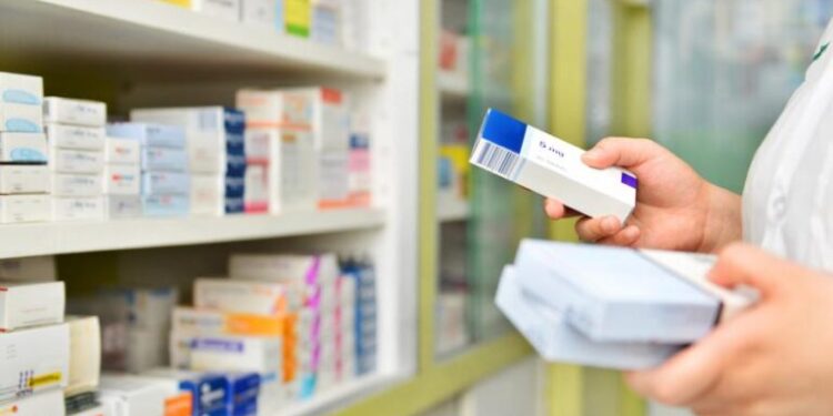 وزارة الصحة تعلن تخفيض أسعار 27 دواءً