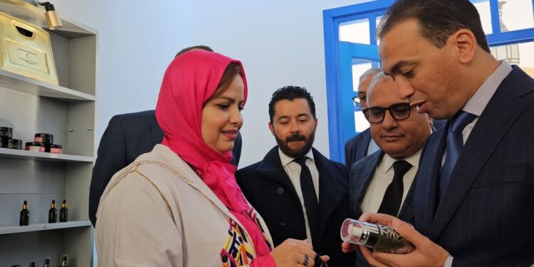 كاتب الدولة لحسن السعدي في زيارة ميدانية لدعم الصناعة التقليدية بإقليم الصويرة