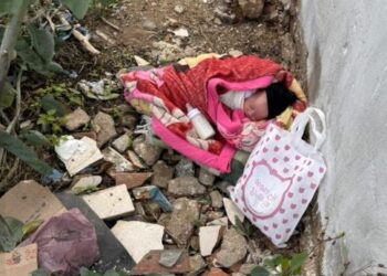 العثور على رضيعة متخلى عنها بسيدي بيبي يثير استنكار الساكنة