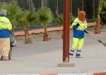 عاملات النظافة في يوم المرأة العالمي.. كفاح يومي يستحق الإنصاف