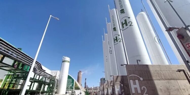 المغرب يعزز ريادته في الطاقات المتجددة باستثمارات ضخمة في الجنوب