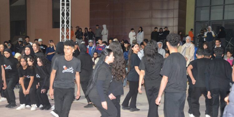 رمضانيات القليعة تستقبل “زحام وسكات”: عرض مسرحي يلامس القلوب