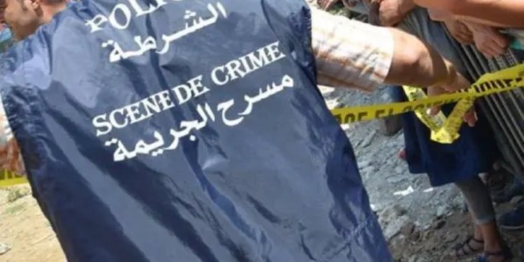 رجل يقتل زوجته أمام أطفالهما الثلاثة