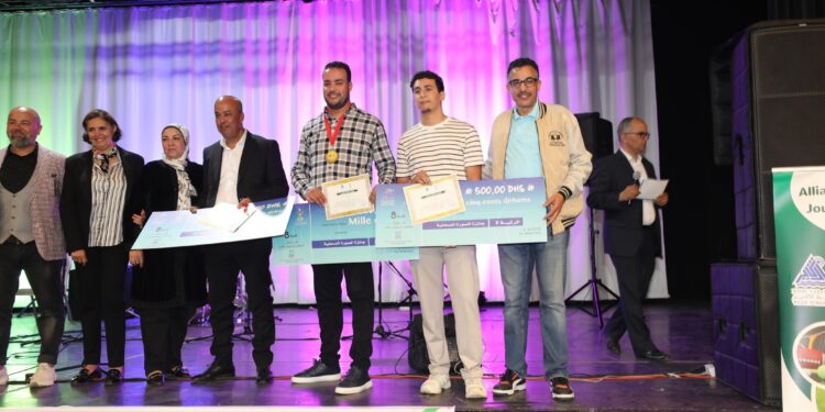 في حفل أقيم على هامش الدورة ال8 لكأس الغولف للصحافيين الرياضيين بأكادير :الصادقي من وكالة المغرب العربي للانباء يفوز بجائزة “الصورة الصحافية – دورة أبربري” في نسختها الأولى