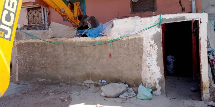 سلطات أيت ملول تشن حملات مكثفة لتحرير الملك العمومي وضبط المخالفات