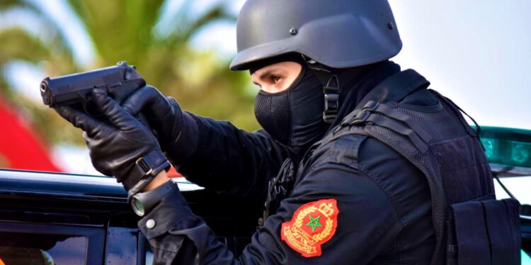 رصاصة تحذيرية وصاعق كهربائي.. تفاصيل مثيرة في توقيف مطلوب خطير بسلا