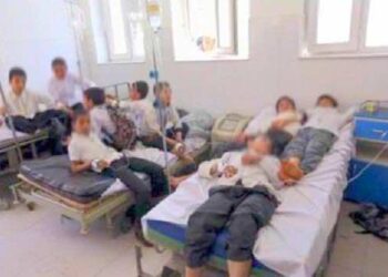 أيت عميرة: وعكة صحية تصيب 11 تلميذًا يشتبه بتناولهم مشروبًا ملوثًا