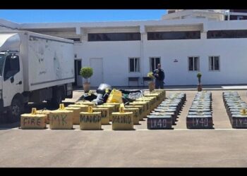 الدرك الملكي بتغازوت يُحبط تهريب 3.5 طن من المخدرات ويوقف 5 أشخاص.