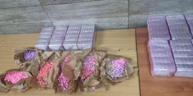 بالتنسيق مع DST.. شرطة البيضاء تحجز أكثر من 100 ألف قرص مهلوس وتوقف 4 متورطين