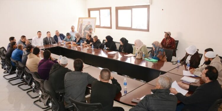 جماعة أيت ملول تنخرط في حوار تشاركي لتسريع تراخيص البناء بمناطق إعادة الهيكلة