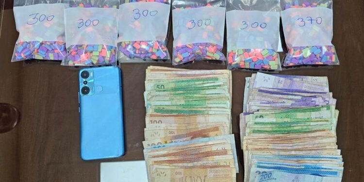 بتنسيق مع مصالح DST :أمن فاس يوقف مروجاً بحوزته 1870 قرصاً مهلوساً بمحطة القطار