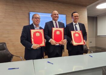 جماعة أيت ملول توقع اتفاقية شراكة لإعادة تأهيل المنطقة الصناعية لأيت ملول وإرساء نظام تدبير مستدام في إطار برنامج FONZID-IIبغلاف مالي (60.23 مليون درهم).