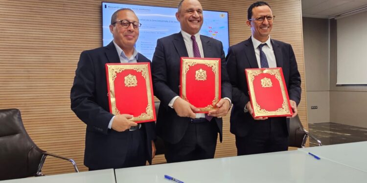 جماعة أيت ملول توقع اتفاقية شراكة لإعادة تأهيل المنطقة الصناعية لأيت ملول وإرساء نظام تدبير مستدام في إطار برنامج FONZID-IIبغلاف مالي (60.23 مليون درهم).