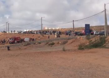 حادث سير يهز جماعة ميرلفت.. سيارة تقل أكثر من 8 أشخاص تنقلب في منحدر ساحلي