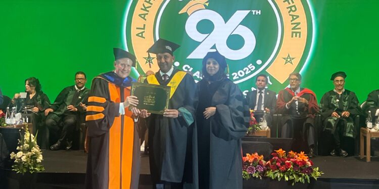 إنجاز أكاديمي جديد: رشيد بوخنفر يحصل على ماستر إدارة الأعمال من جامعة الأخوين