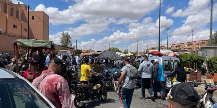 الاقتصاد غير المهيكل في المغرب.. عملاق صامت يحرك السوق خارج القانون