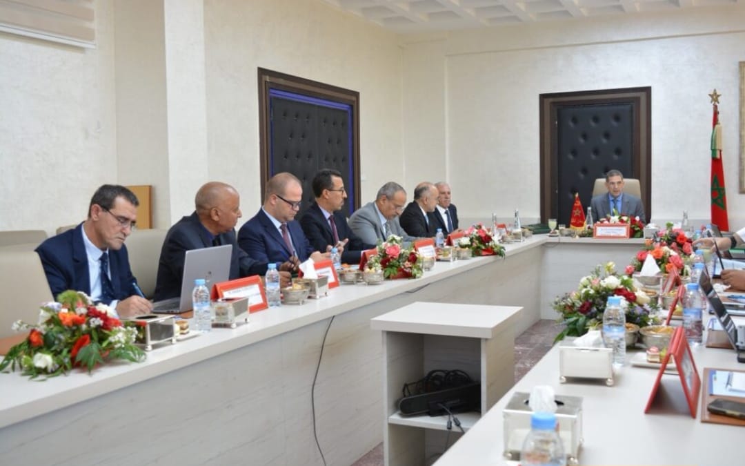 الوالي  امزازي يترأس اجتماع الشركة الجهوية بسوس ماسة ويثمن حصيلة التدبير والاستثمار لسنة 2024