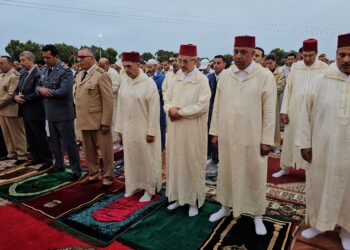 والي جهة سوس ماسة يؤدي صلاة عيد الأضحى بالمصلى الرسمي بأكادير