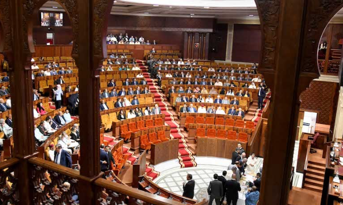 تعطل البطائق الإلكترونية يعيد “غياب البرلمانيين” إلى واجهة الجدل بمجلس النواب