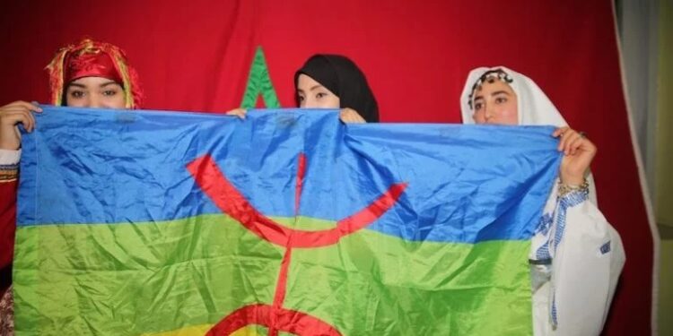 مناظرة وطنية بأكادير تدعو إلى بناء تصور وطني جديد انطلاقاً من الإطار الأمازيغي