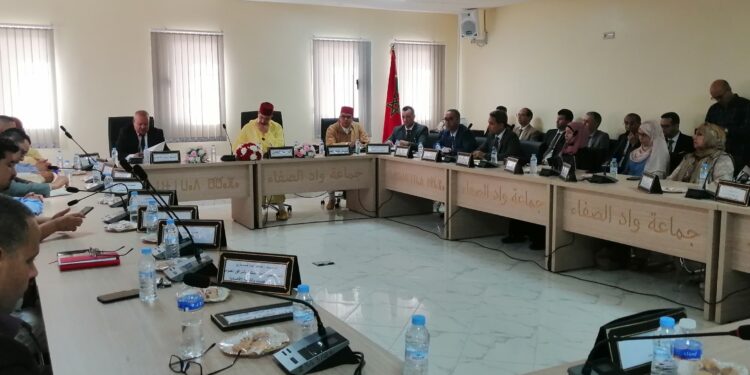 “هوية ترابية ومجالية” لواد الصفاء: عامل الإقليم يبحث مع المجلس الجماعي حلولاً شاملة لمشاكل التنمية.