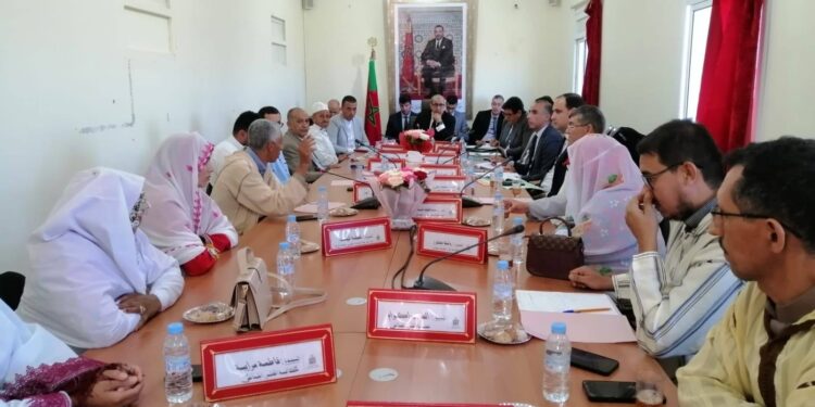 عامل إقليم شتوكة آيت باها يدق ناقوس الخطر بجماعة أوكنز: الهجرة القروية تهدد استقرار المناطق الجبلية