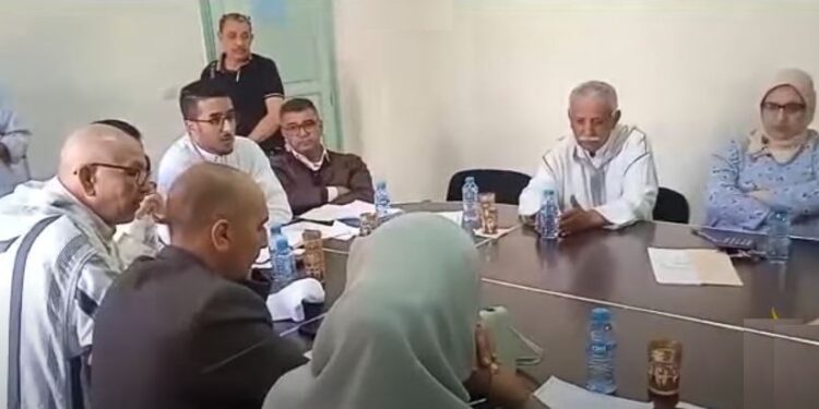 أيت ميلك.. صراع سياسي وقانوني محتدم بين المعارضة والأقلية المسيرة حول شرعية دورة استثنائية واتفاقية نقل مدرسي