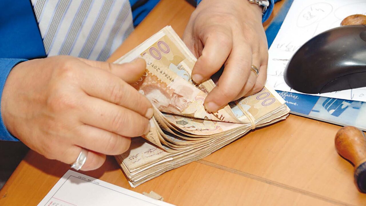 موظفو المملكة يتوصلون بالدفعة الثانية من الزيادة العامة للأجور في القطاع العام