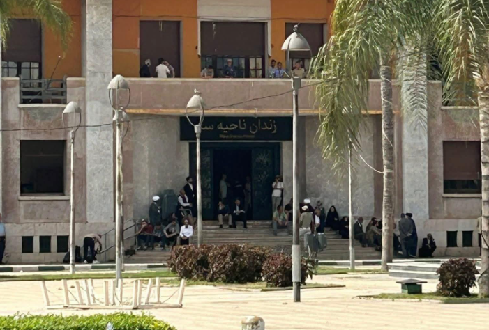 دراما حقيقية بالقنيطرة… مقر الجماعة يتحول إلى “سجن إيراني”