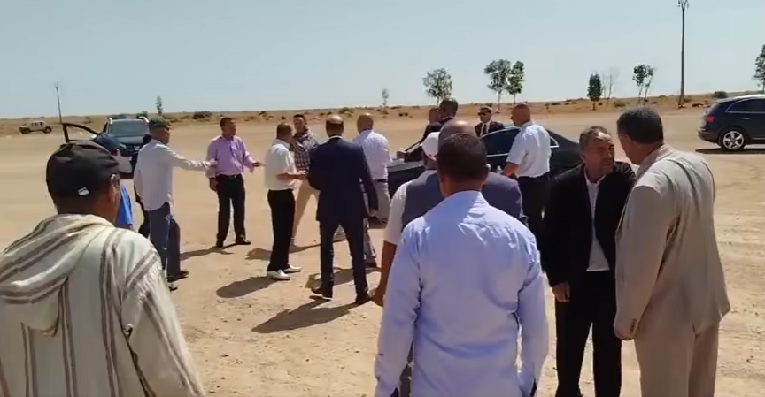 شجار علني بين منتخبين يحوّل حفل تدشين إلى مشهد فوضوي يثير الاستياء