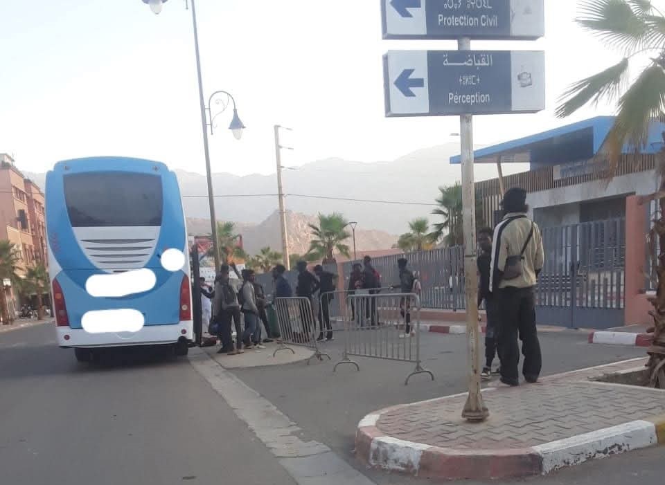 تفريغ مهاجرين أفارقة بتافراوت يثير جدلاً حول تدبير ملف الهجرة