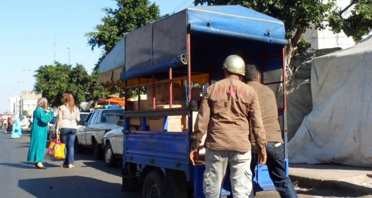 الدراجات ثلاثية العجلات.. وسيلة نقل غير قانونية تتحول إلى خطر على الطرق