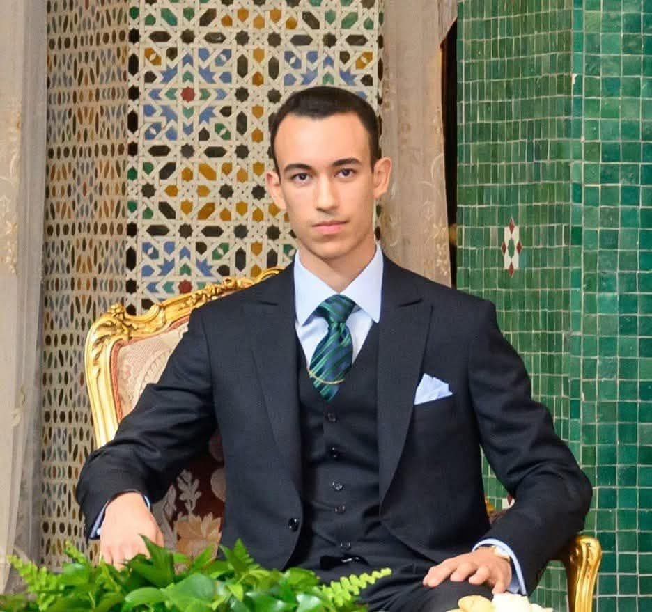 ولي العهد الأمير مولاي الحسن يواصل مساره الأكاديمي بإعداد أطروحة الدكتوراه في العلاقات الدولية