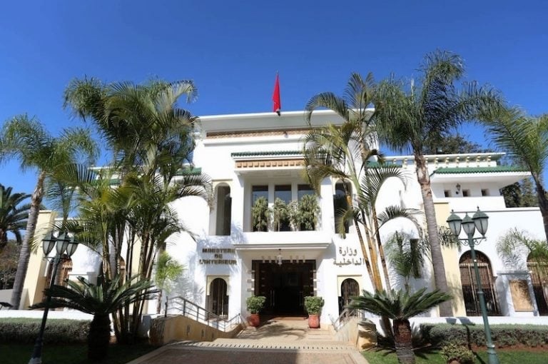 “الباقي استخلاصه” يورّط جماعات ترابية.. الداخلية تفتح أبحاثاً حول خسائر بمليارات الدراهم