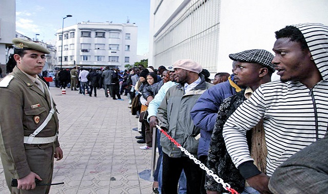 تنامي الأفكار العنصرية وسط الشباب المغربي.. تقرير حقوقي يحذر