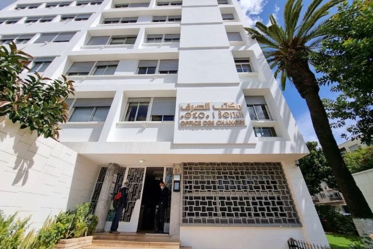 مكتب الصرف يحقق في معاملات مشبوهة لرجال أعمال ومنتخبين كبار