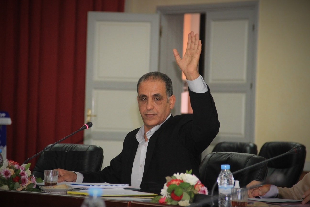 إعادة ترتيب الأوراق في اشتوكة آيت باها: تحالفات جديدة وتساؤلات حول “رجل الظل”