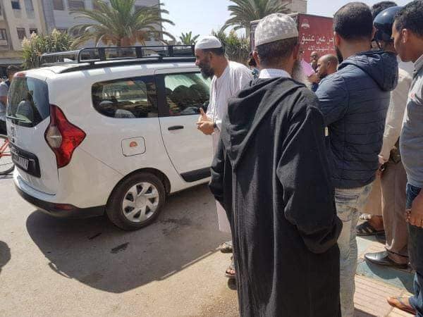 إضراب مفاجئ لسيارات الأجرة الكبيرة يشل التنقل بين تزنيت وأكادير