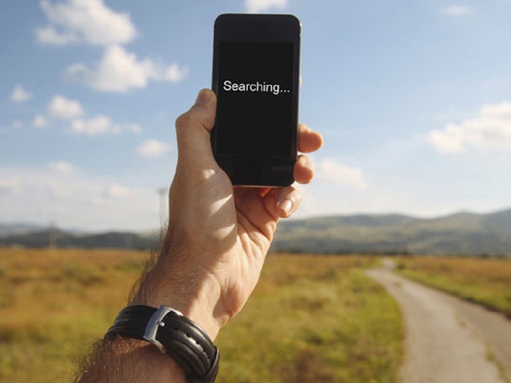 ضعف الأنترنيت ورداءة شبكة الهاتف تشعل غضب ساكنة دواري تكاظ وبنكمود بسيدي بيبي