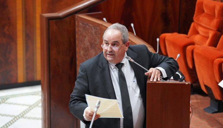 برلماني يسائل وزير التعليم العالي حول حرمان طلبة الطب من شواهد النجاح