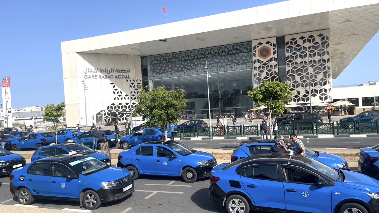 كأس العالم 2030: 22 ألف سائق سيارة أجرة يتلقون تدريبا في اللغة الإنجليزية