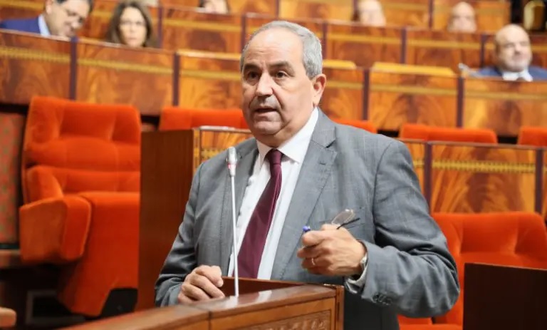 الحكومة تحيل مشروع قانون التعليم العالي على البرلمان وسط رفض نقابي واحتقان جامعي