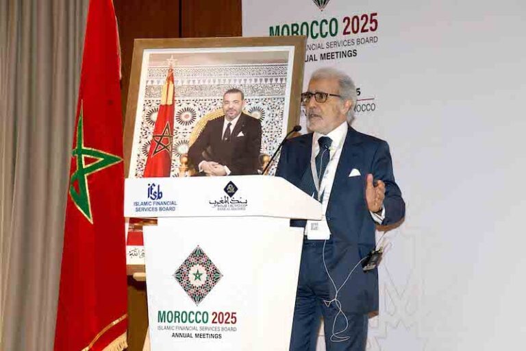 تصنيف جديد يضع والي بنك المغرب ضمن قائمة افضل محافظي البنوك في العالم