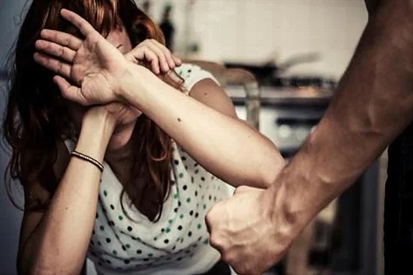 تدخل أمني استثنائي ينهي معاناة سيدة محتجزة داخل منزل بأيت ملول