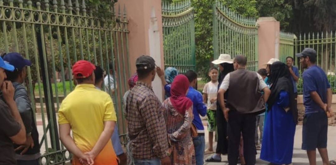 احتجاجات ساكنة دوار الميكة.. الساكنة تستنجد بالعامل الصبتي لإنقاذ التعليم من القرارات المرتجلة